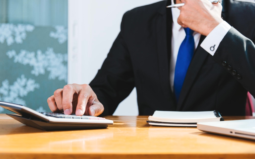 Commercial Litigation Lawyer in Calgary — hero photo